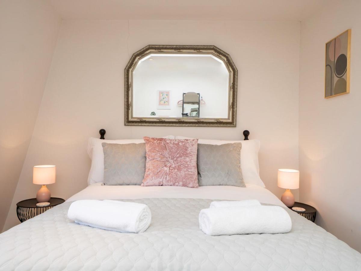 Ferienwohnung Pass The Keys 2 Bed Flat In The Heart Of Bath Exterior foto